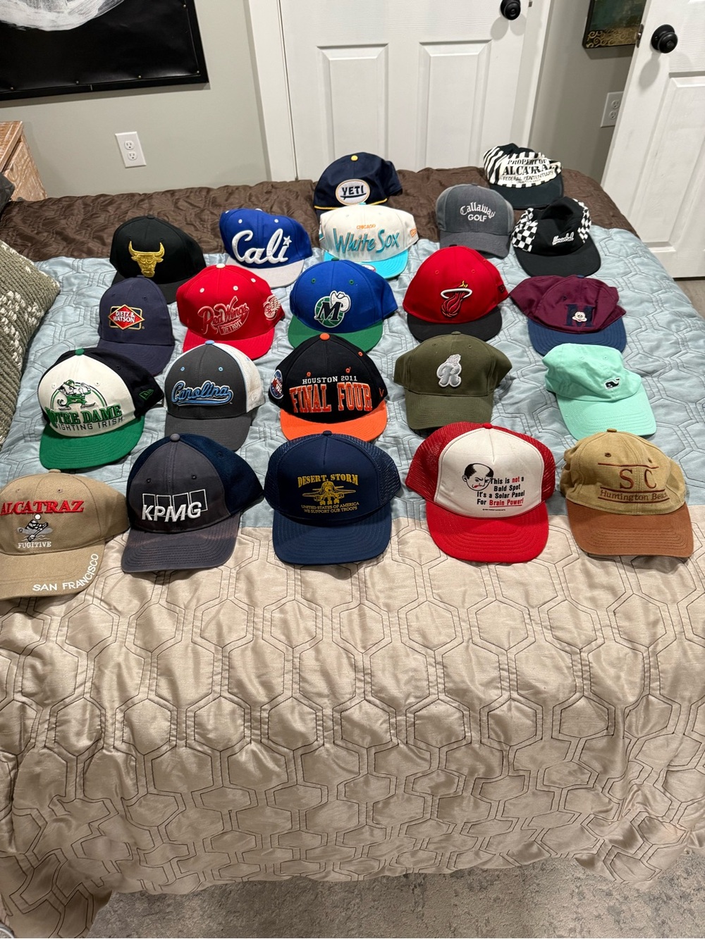 Lot of 22 Vintage Trucker Hats Sports Specialties,  Trucker.